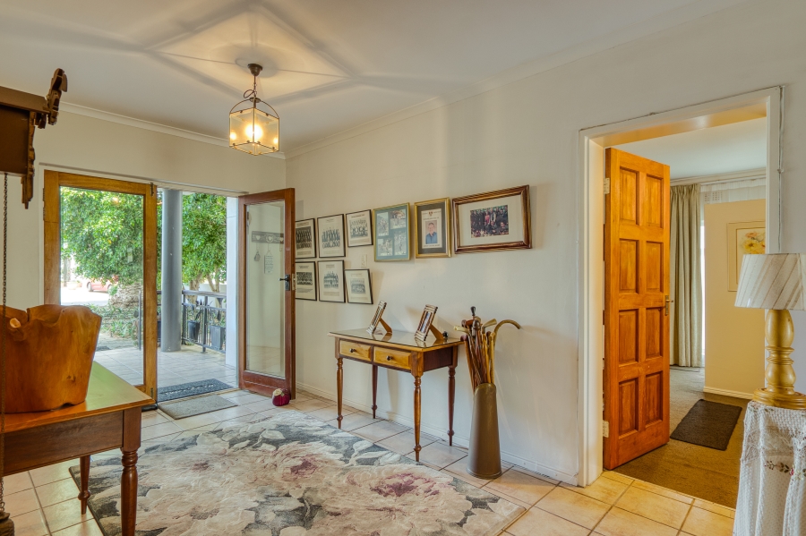To Let 6 Bedroom Property for Rent in Greenways Golf Estate Western Cape